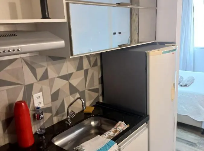 Flat Beverly Hills 401A
